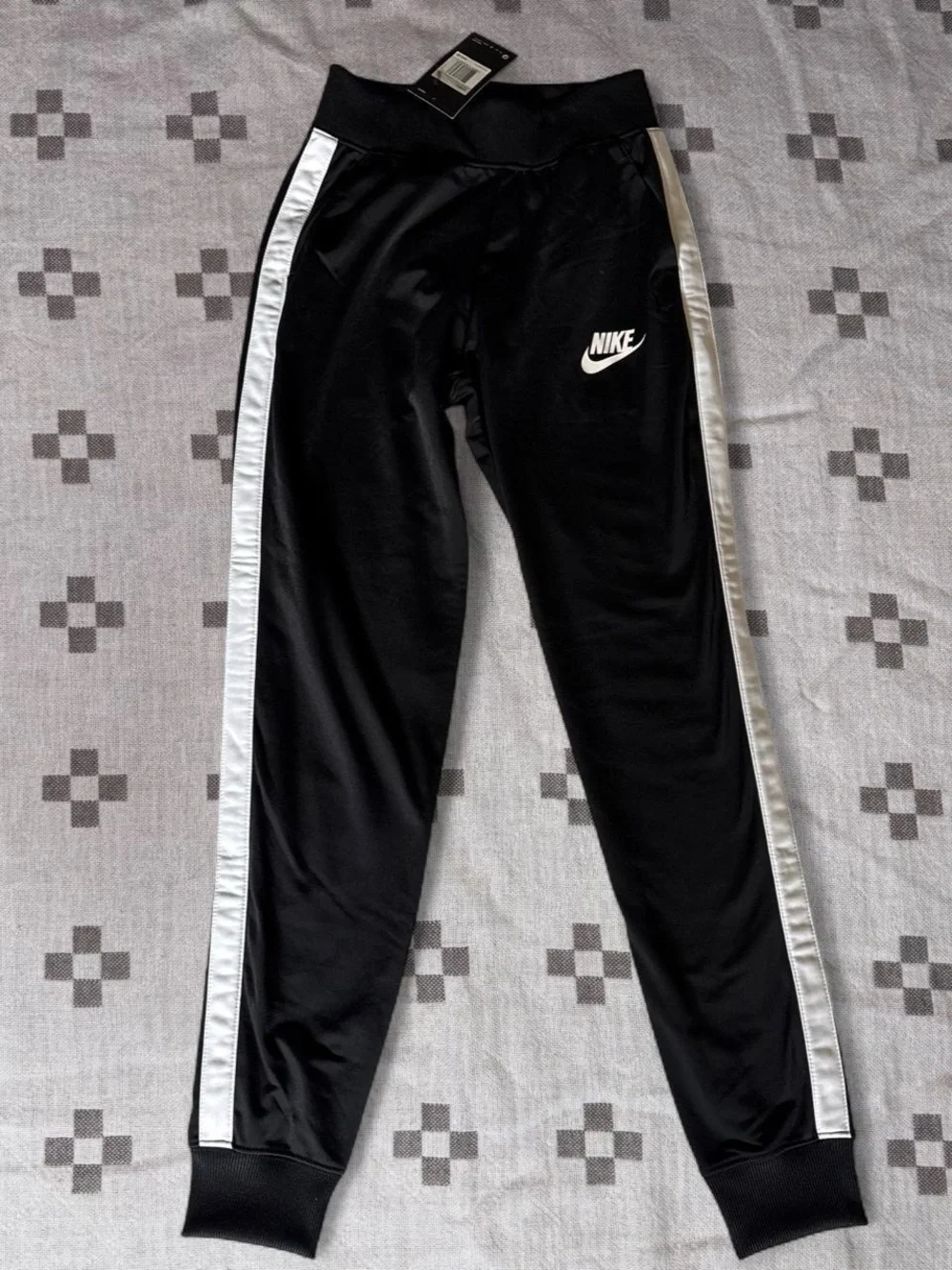 Nike Women’s Black Joggers - Picture 1 of 4